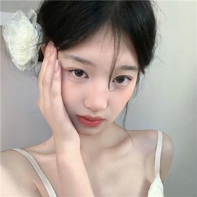 魔女娇妃海报